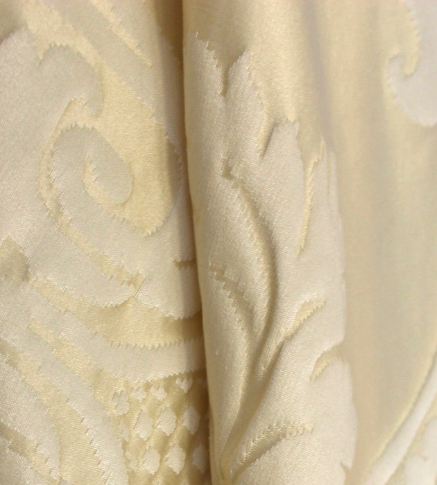 Tassinari & Chatel Grand Dauphin Ivoire Fabric Sample H016680001