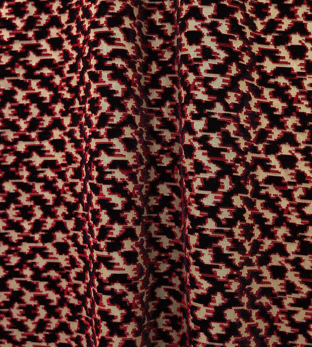 Lelievre Boukhara Burgundy Fabric H006320004