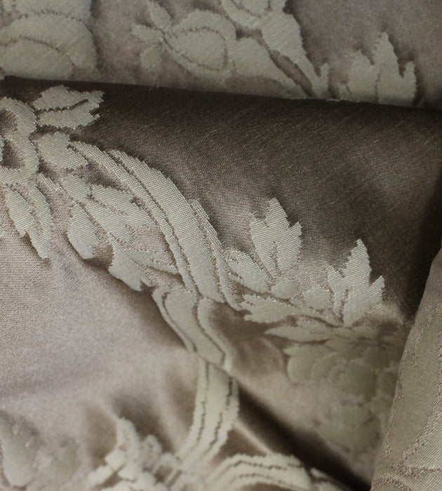 Tassinari & Chatel Couronne De Roses Taupe Fabric Sample H015320025