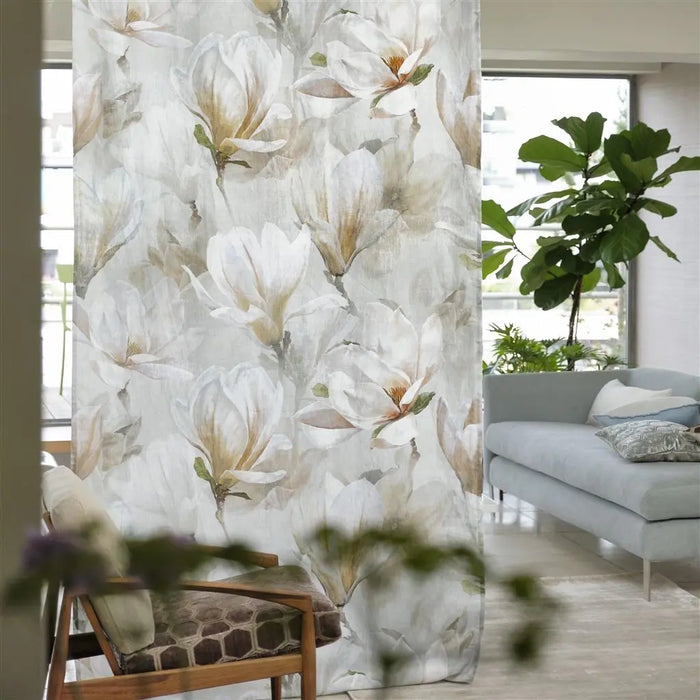 Designers Guild Couture Rose Tuberose Wallpaper PDG711-02