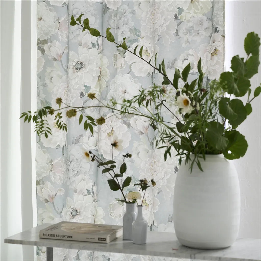 Designers Guild Fleur Blanche 1 Fabric FDG3145-01