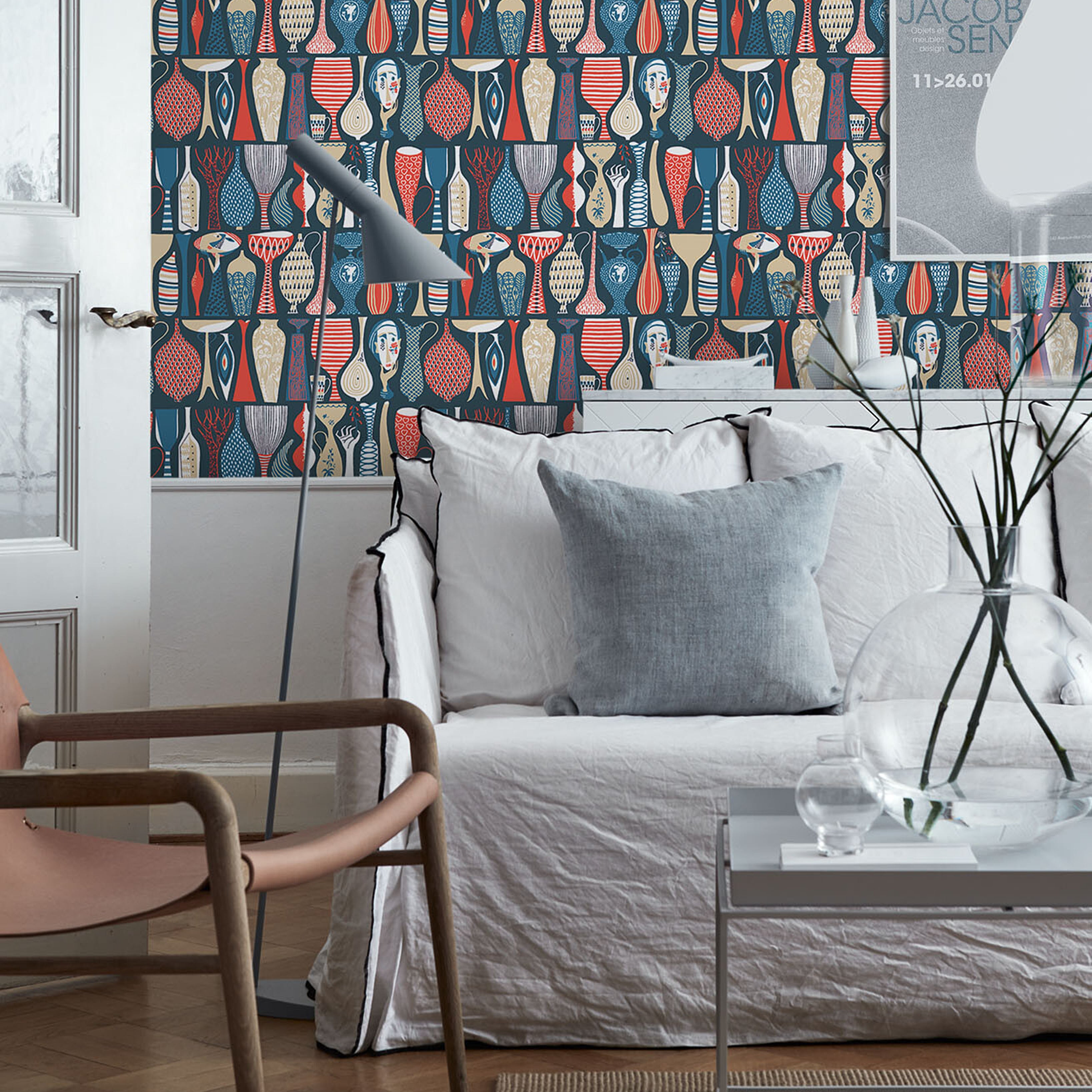 Schumacher Pottery Navy And Red Wallpaper Sample 1760