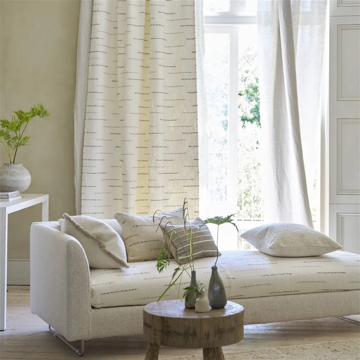 Designers Guild Trewyn Chalk Fabric FDG3243-01