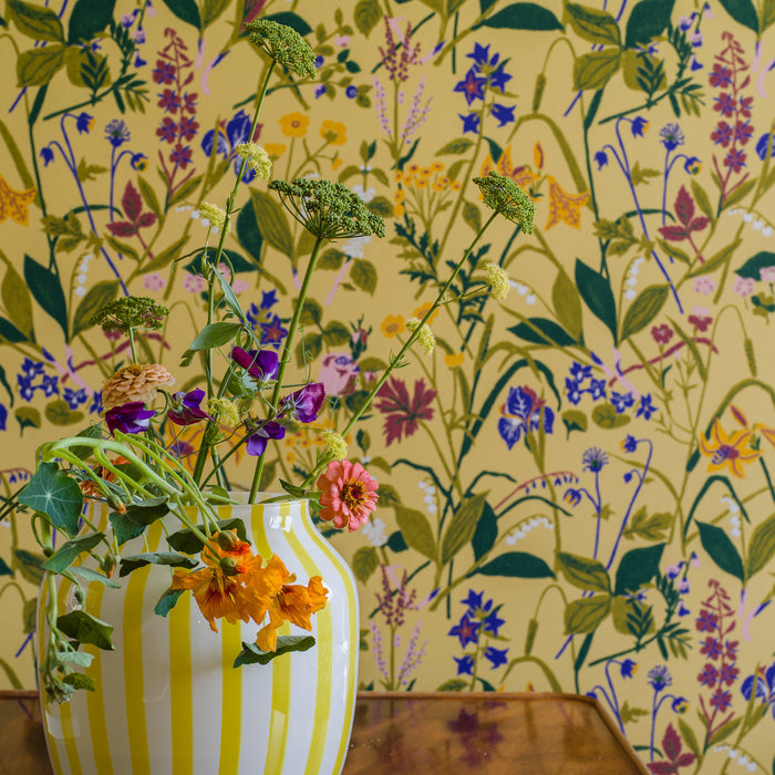 Schumacher Ros Och Lilja Ochre Wallpaper Sample 1963