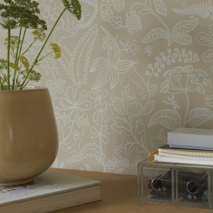 Schumacher Grazia Parchment Wallpaper Sample 1979