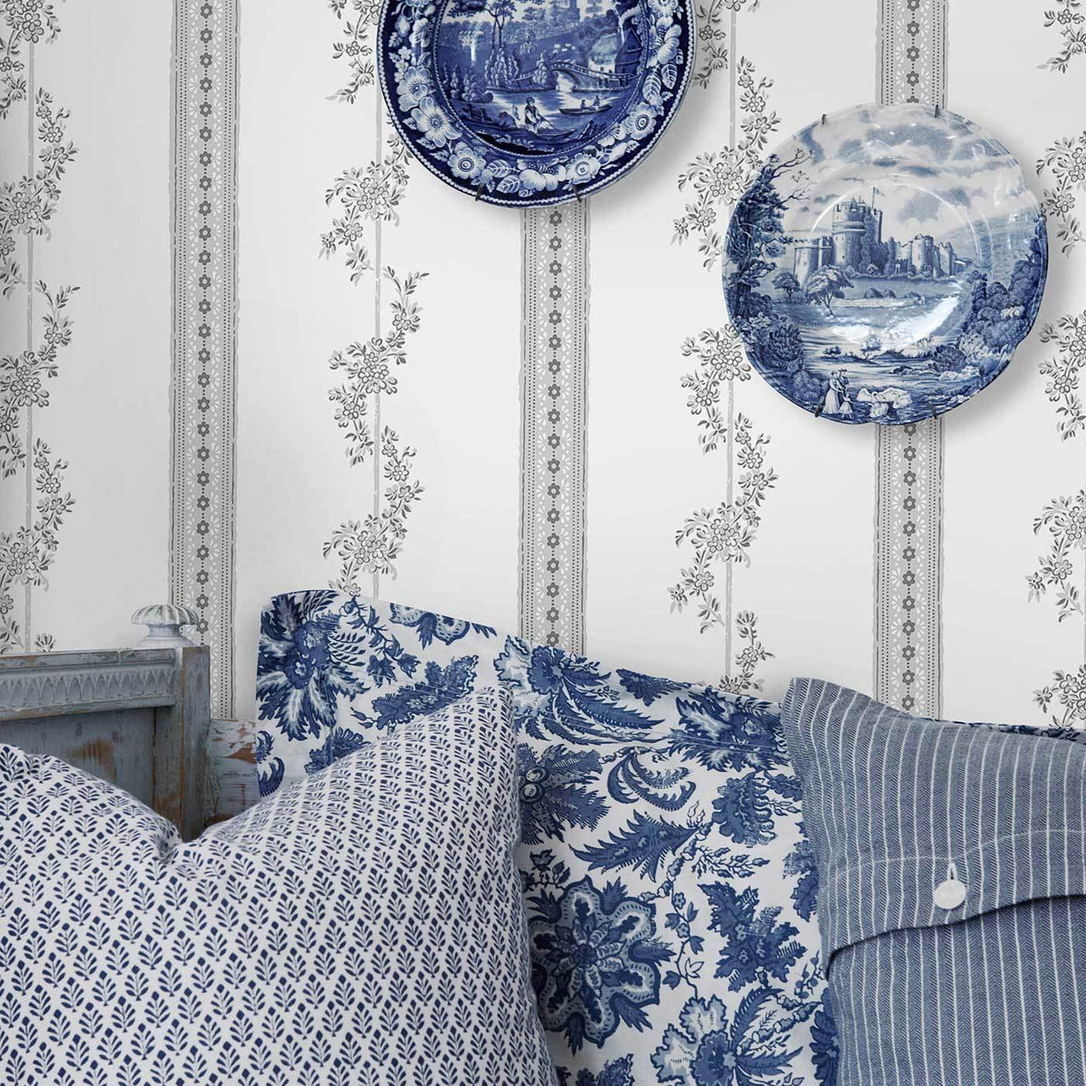Schumacher Drottningholm Grey Wallpaper Sample 4508