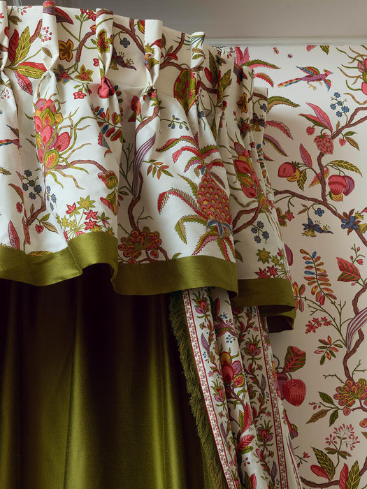 Braquenie Petits Appartements De La Reine Jouy Fabric Sample B7650001