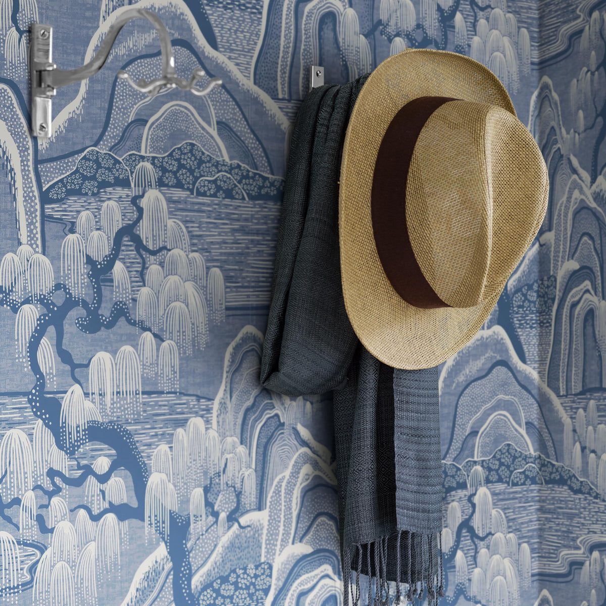 Schumacher Indigo Garden Blue And White Wallpaper Sample 6147