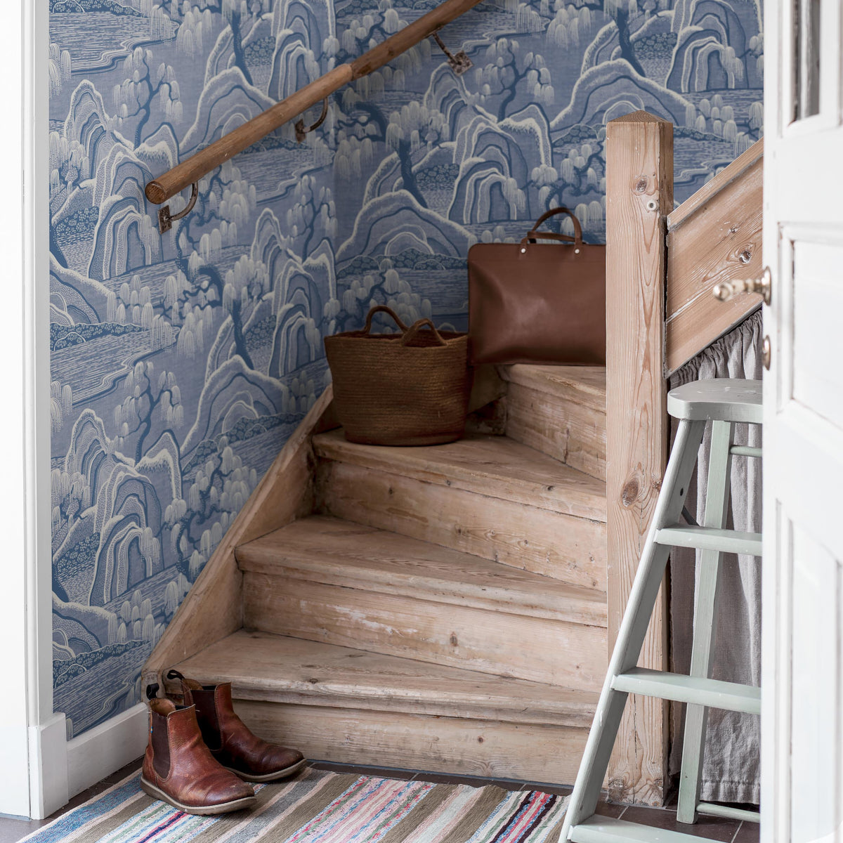 Schumacher Indigo Garden Blue And White Wallpaper Sample 6147