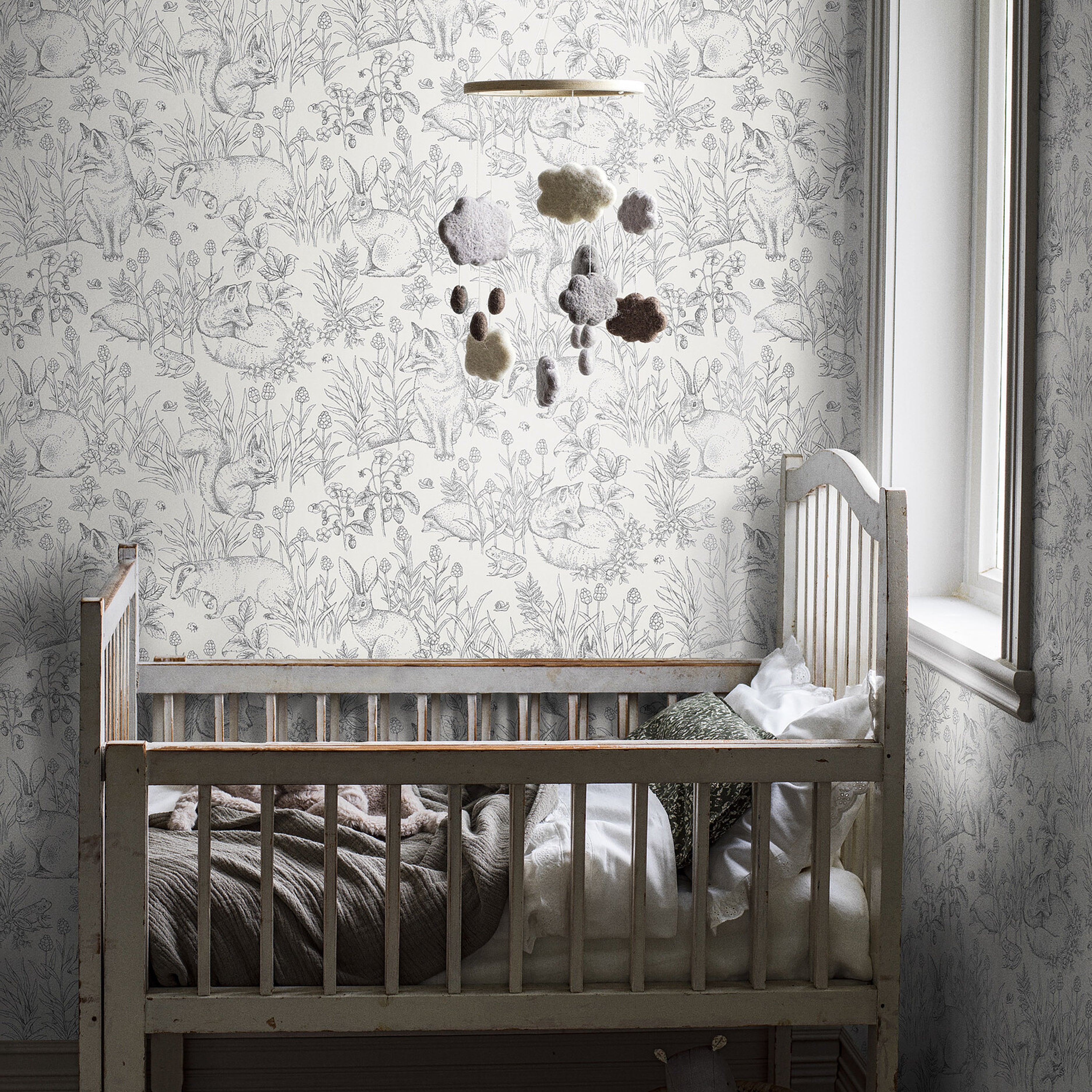 Schumacher Forest Friends Ivory Wallpaper Sample 7478