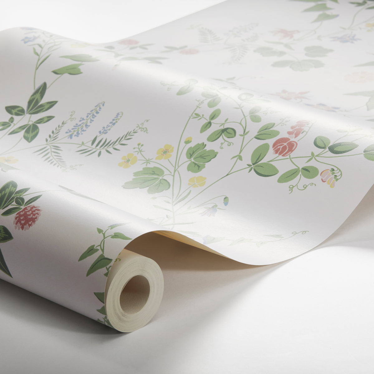 Schumacher Midsummers Eve Ivory Wallpaper Sample 7680