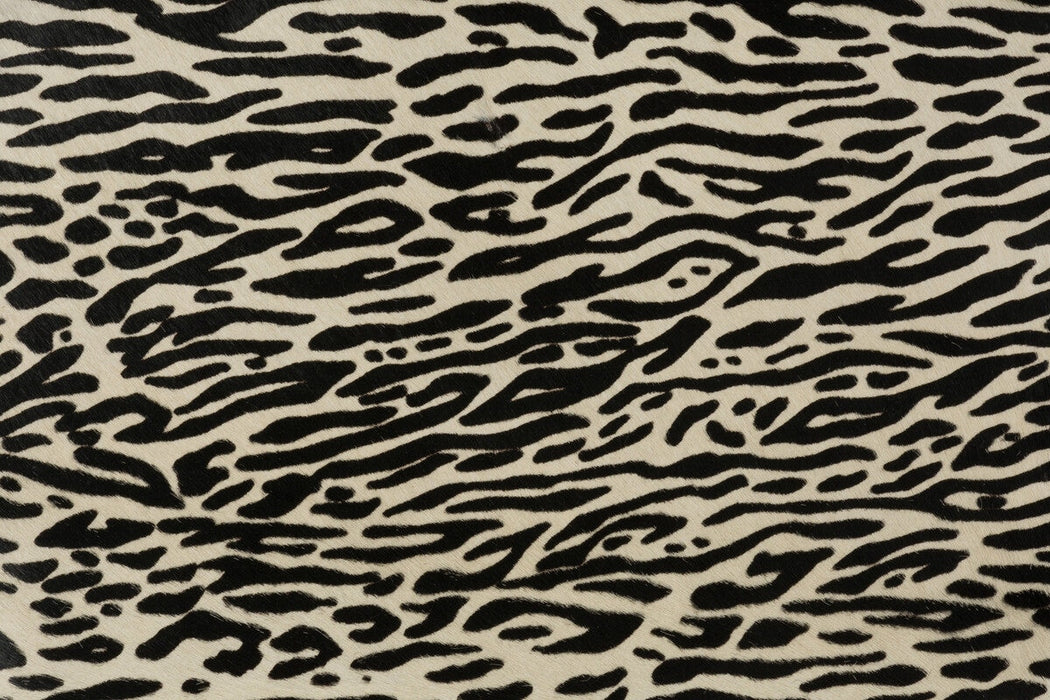 Lee Jofa Modern Starlett Ivory/Ebony Fabric GWL-3405.18.0