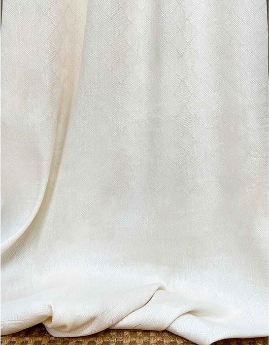Gaston Y Daniela Shota Blanco Fabric GDT5737.001.0