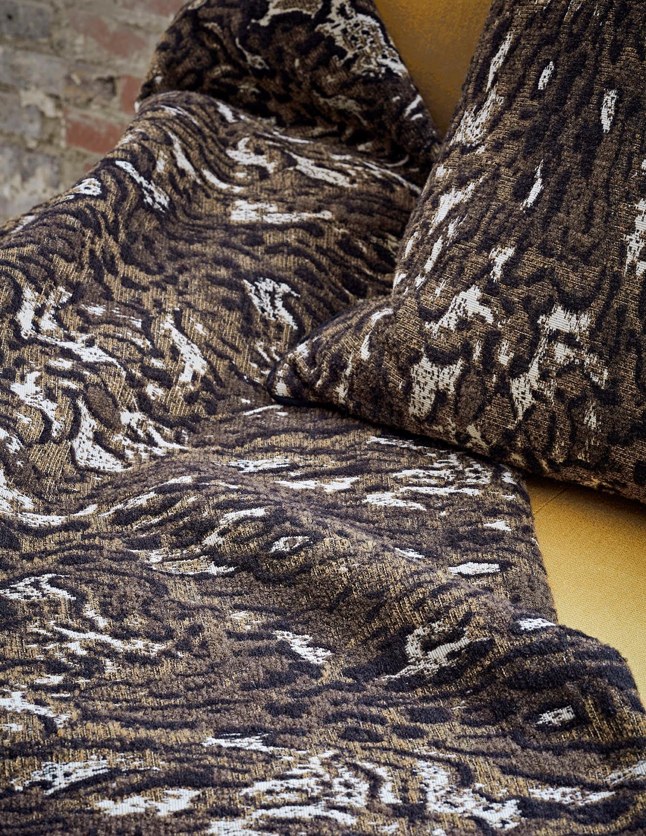 Pierre Frey Zagros Ebene Fabric Sample F3464001