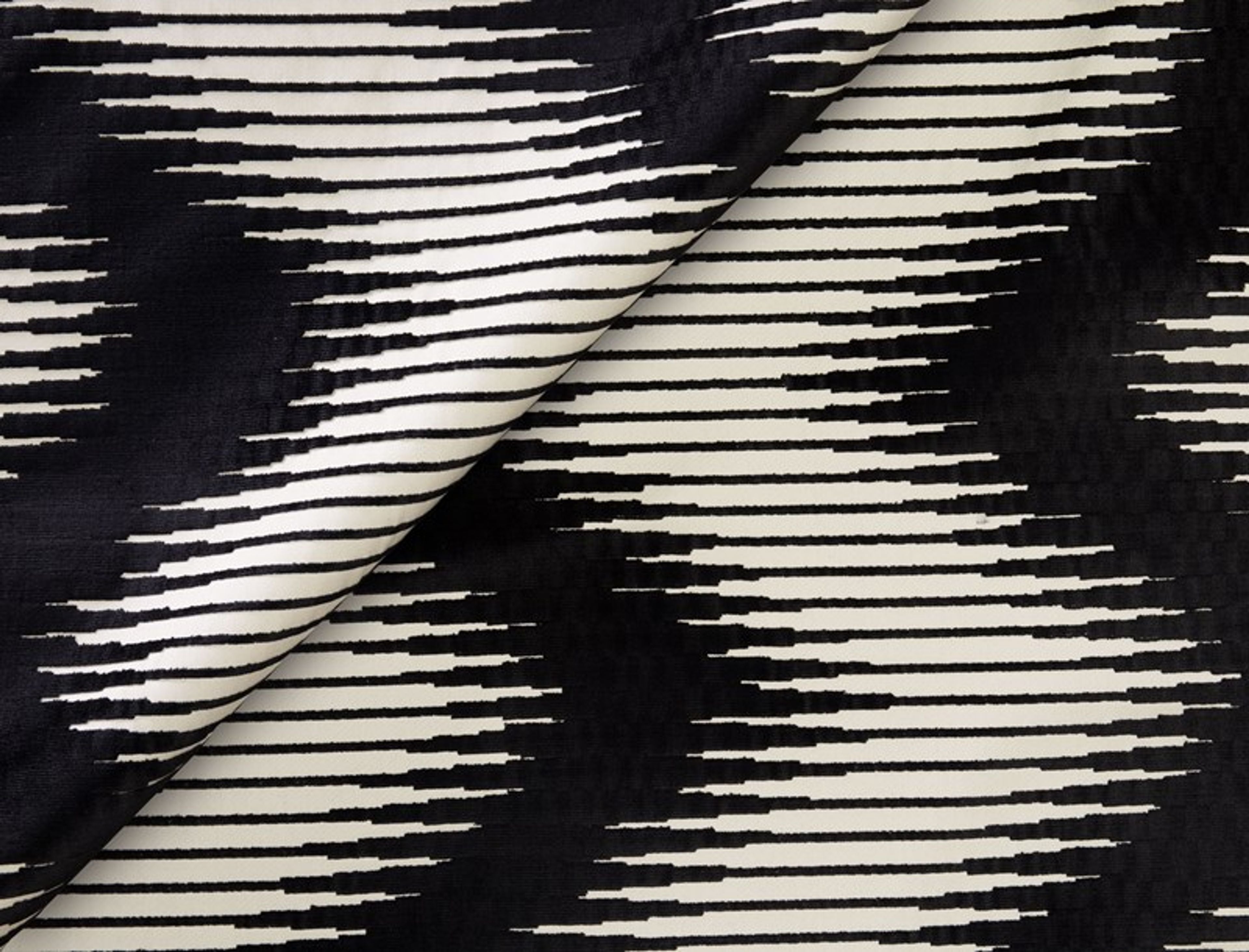 Jim Thompson Bargello Monochrome Fabric JT013601006