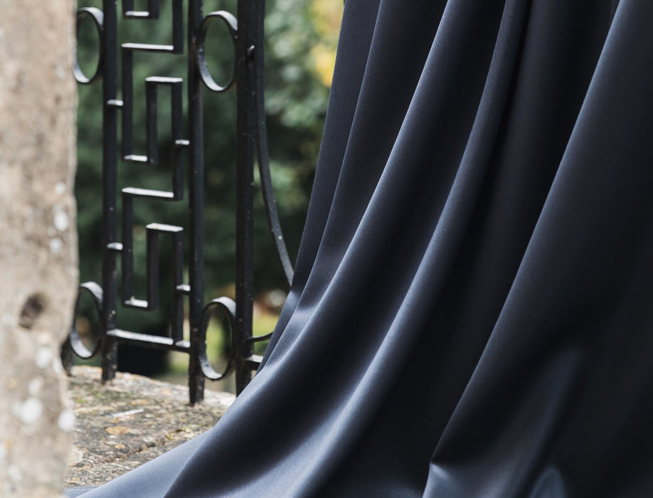 Fox Linton Silk Wool Quicksilver Fabric Sample FL010009052