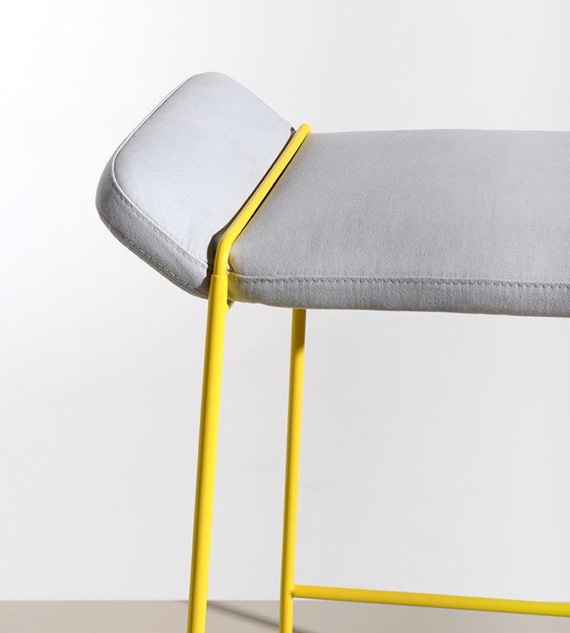Lelievre Toucan Lavandin Fabric H005580010