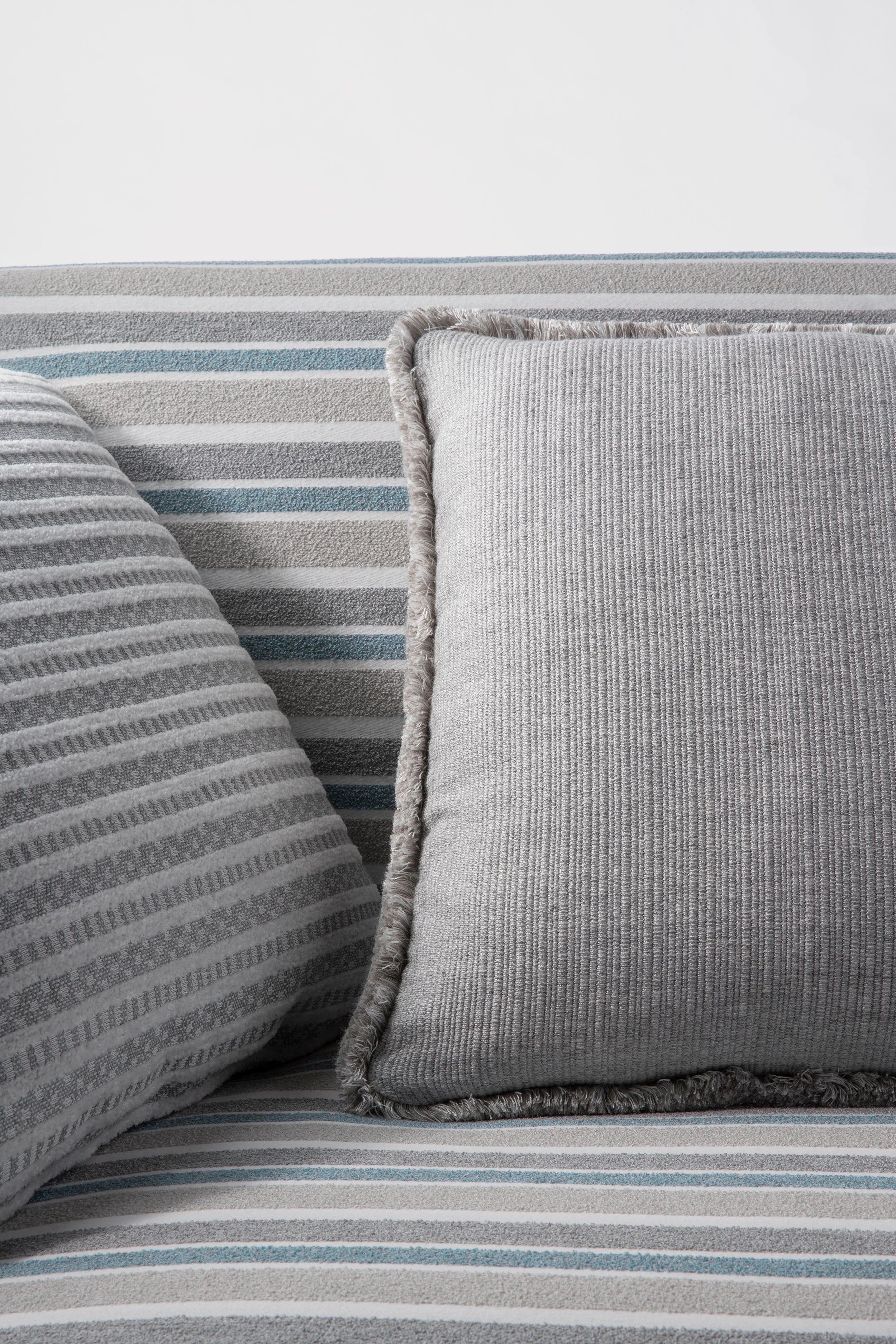 Link Outdoor Montage Sterling Fabric 585-06
