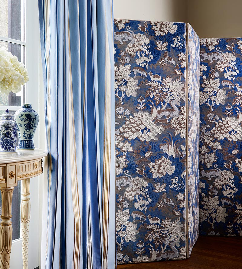 Old World Weavers Tails Tale Blue Wood Fabric M102640001