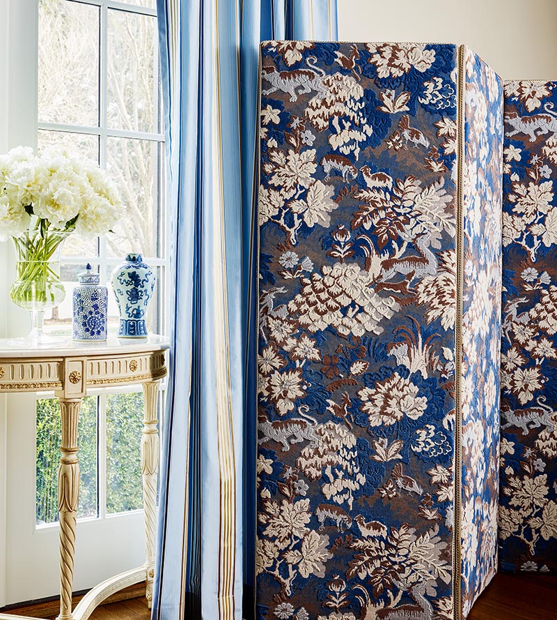 Old World Weavers Tails Tale Blue Wood Fabric M102640001