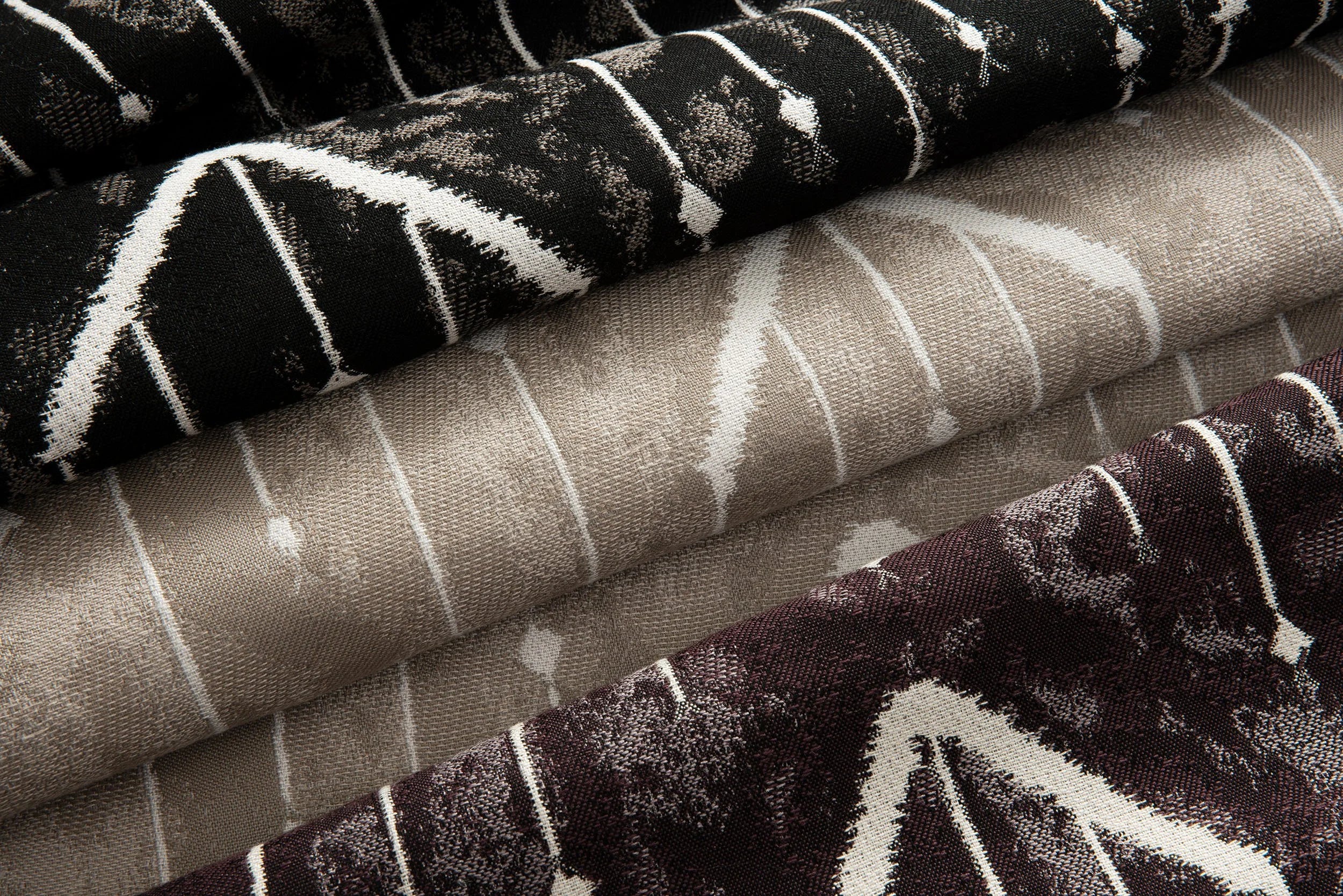 Link Outdoor Marrakesh Aubergine  Fabric 520-50