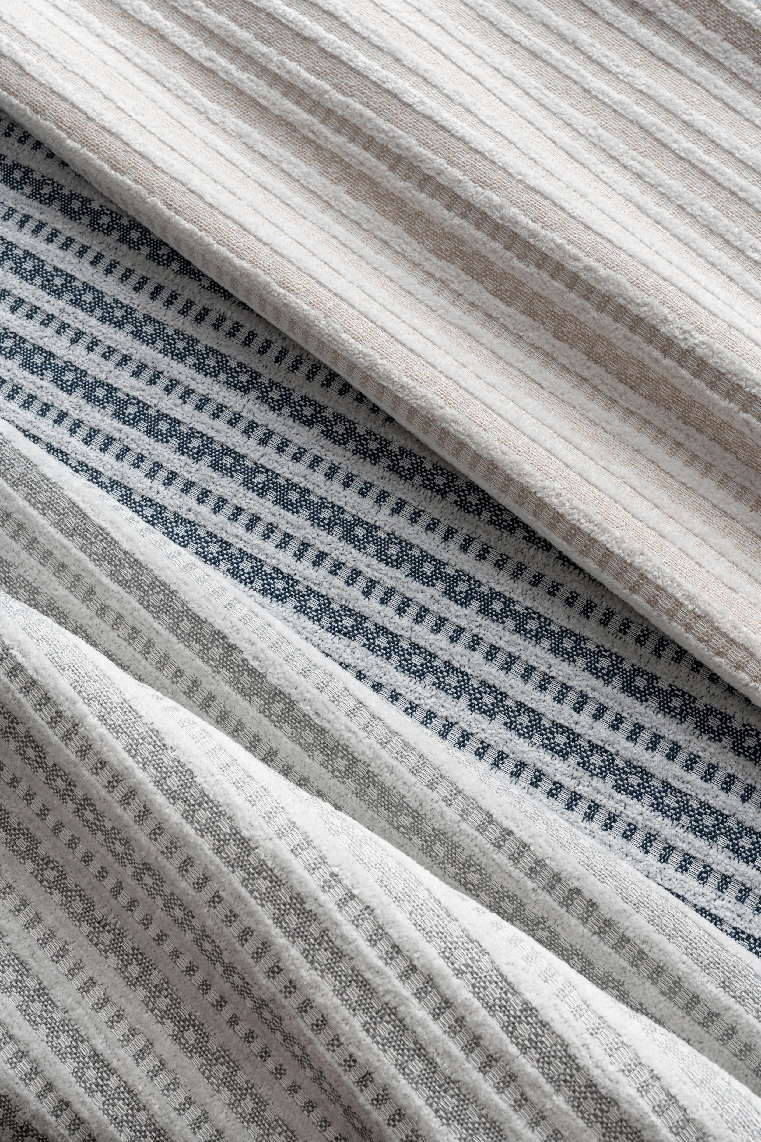 Link Outdoor Montage Sterling Fabric 585-06