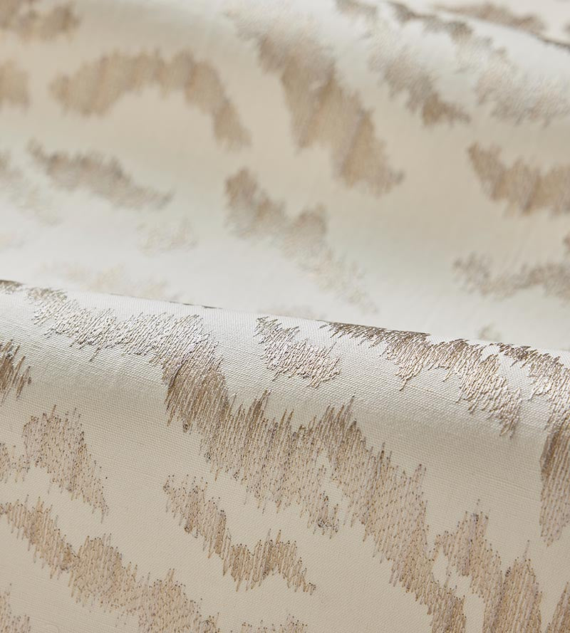 Scalamandre Tigress Wallcovering Frost Wallpaper Sample SCWP885060001
