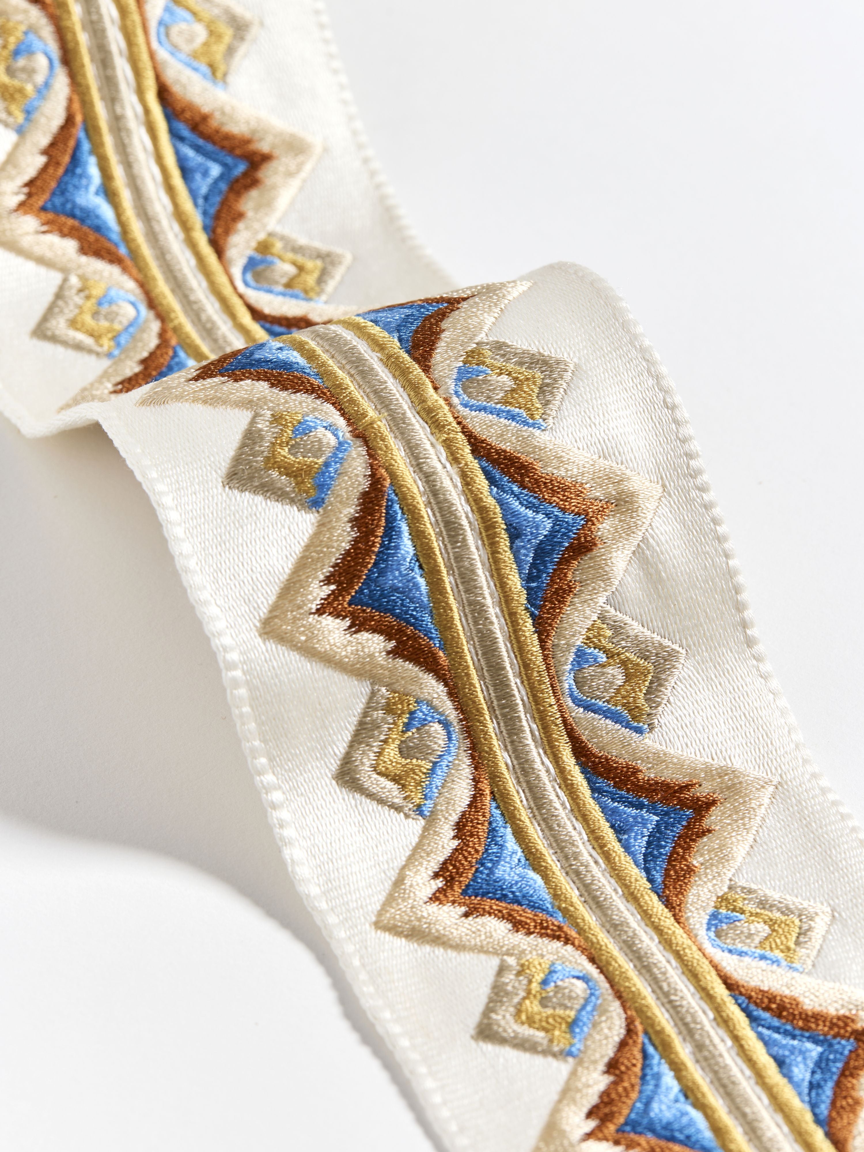 Scalamandre Flamme Embroidered Tape Autumn Trim Sample SCT33350004
