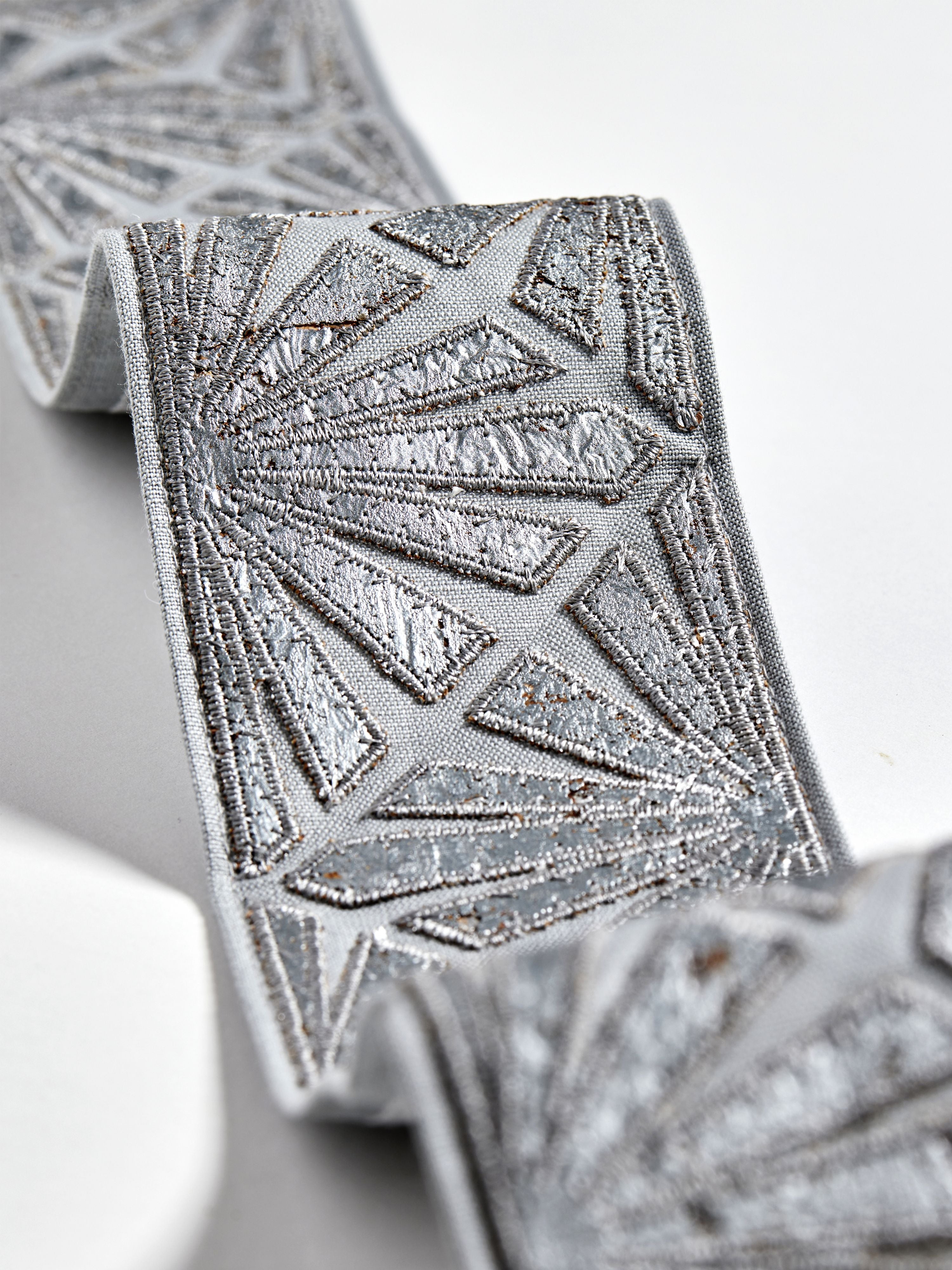 Scalamandre Milan Applique Tape Pewter Trim Sample SCT33380004