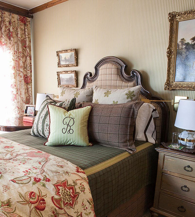 Scalamandre Pondicherry Cotton Print Turkey Red On Lime Fabric Sample SC164300005