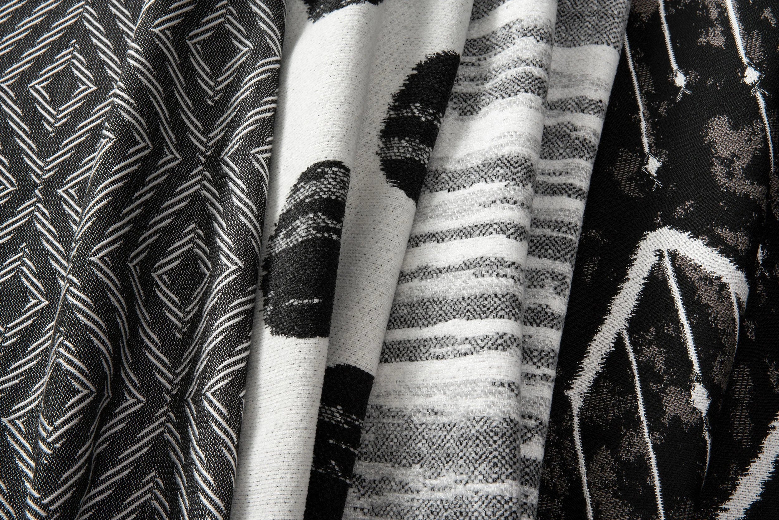 Link Outdoor Bazaar Noir  Fabric 525-25