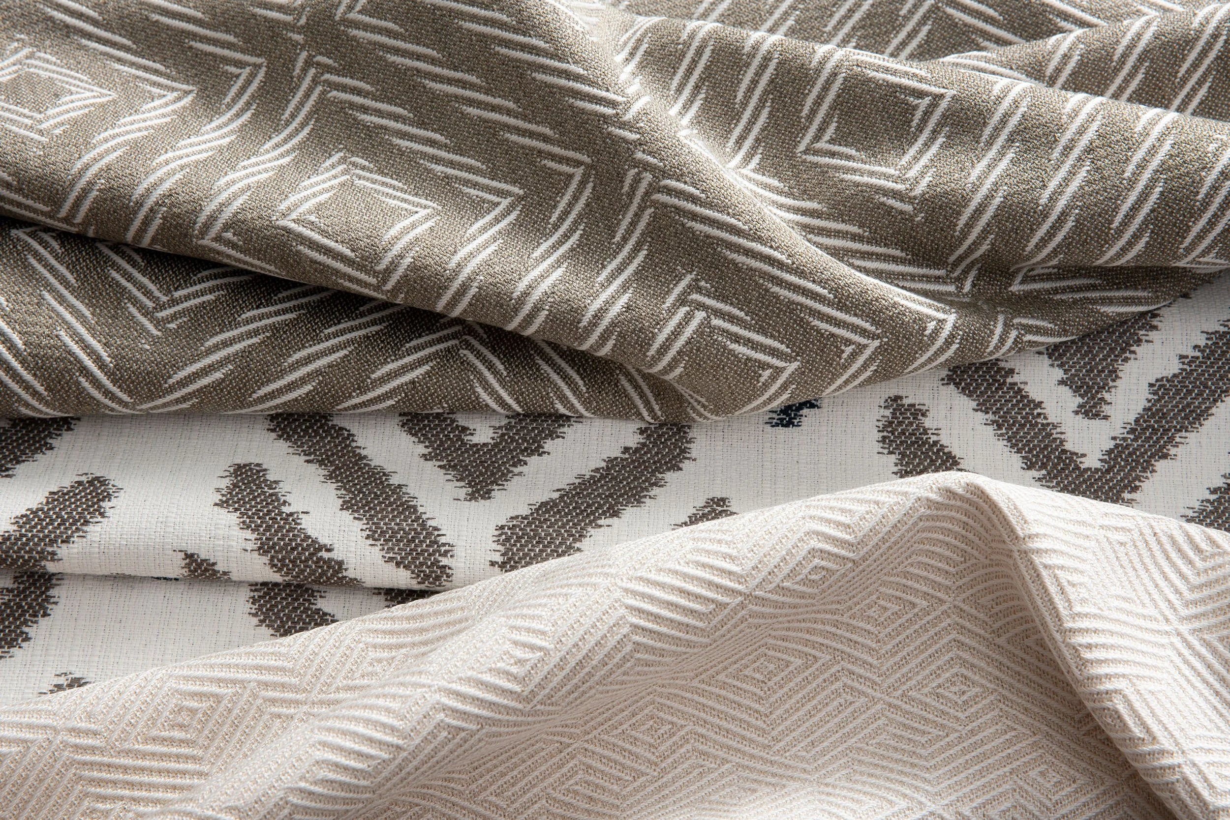 Link Outdoor Giza Aubergine  Fabric 545-50