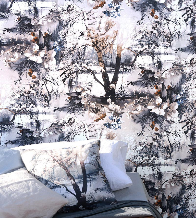Jean Paul Gaultier Brume Ecru/Noir Wallpaper Sample WH033070001