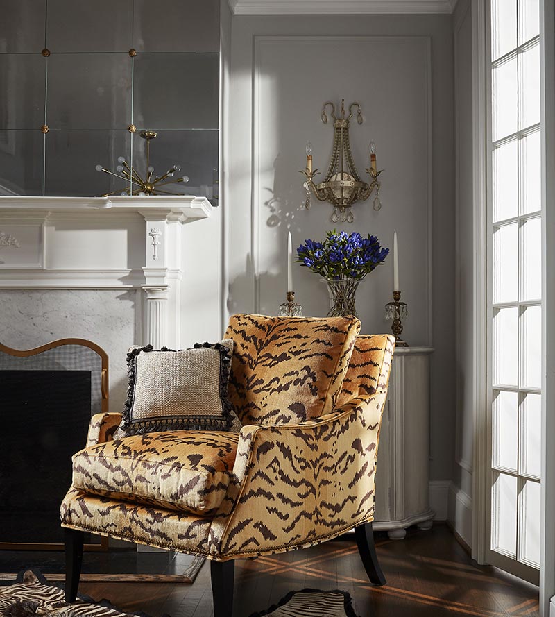 Old World Weavers Tiger - Silk Brown On Gold Fabric YS06910001