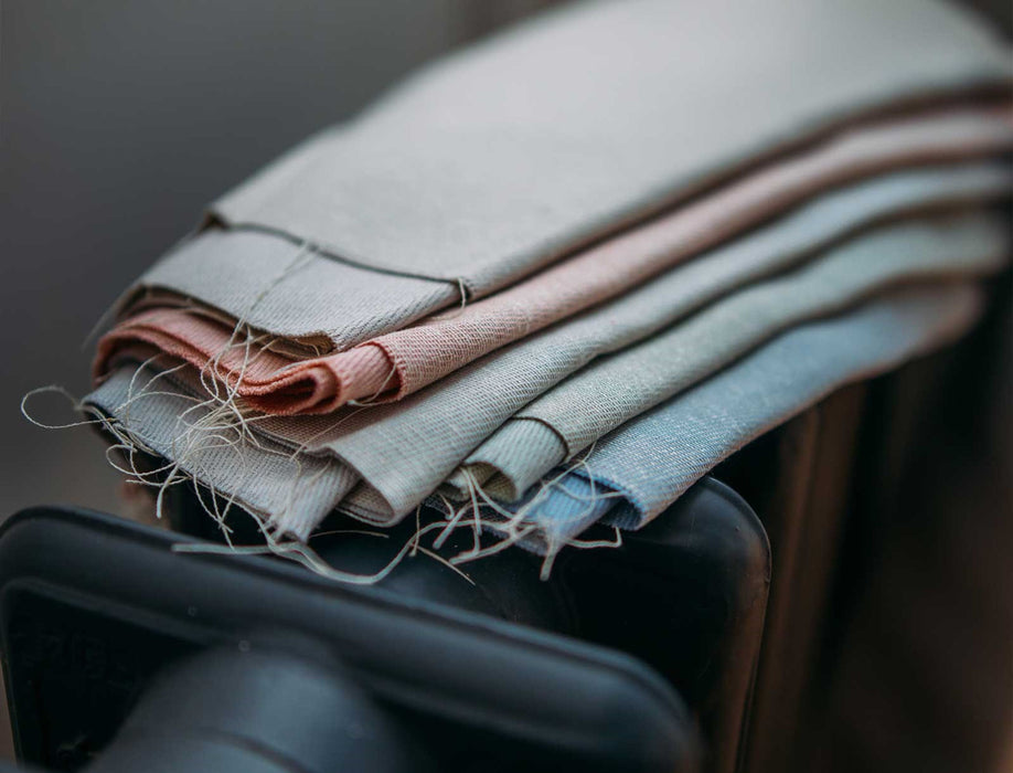 Fox Linton Blenheim Turtle Dove Fabric FL010072002