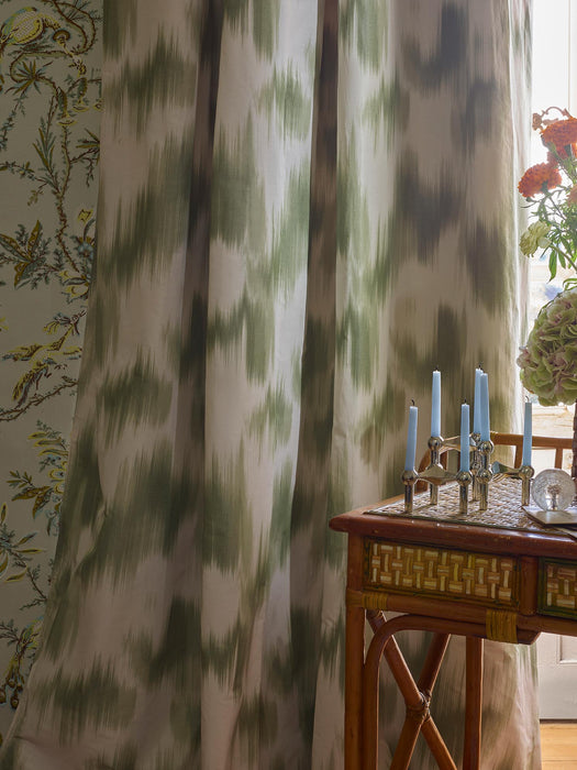 Braquenie La Grandiere Dauphin Fabric Sample B7702001