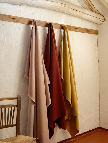 Etamine Fleur de laine RE 335 Fabric Sample 19590335