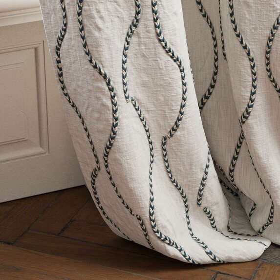 Etamine Artisane 555 Fabric Sample 19637555