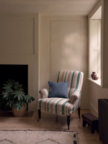 Hodsoll McKenzie Sissinghurst 558 Fabric Sample 21295558