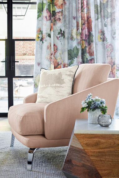 Travers Greensward Bouquet 843 Fabric 44164843