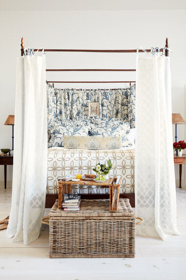 Travers Amelia 992 Fabric Sample 44178992