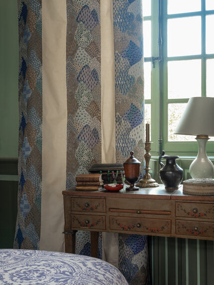 Travers Rolling Hills  586 Fabric Sample 44196586