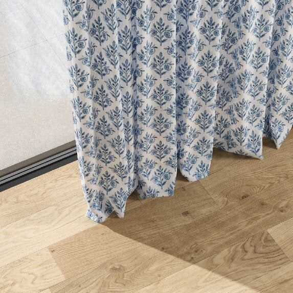 Travers Charlotte 555 Fabric Sample 44208555