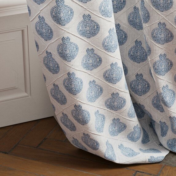 Travers Granada 554 Fabric Sample 44218554