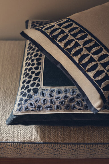 Travers Pardus Velvet 595 Trim Sample 60088595