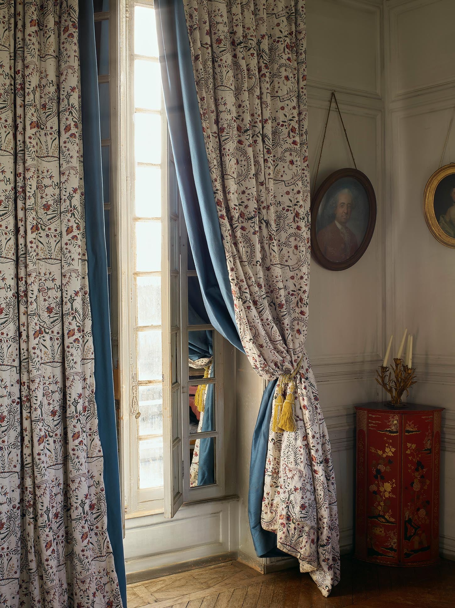 Braquenie Palais Des Vents Multicolore Fabric Sample B7676001