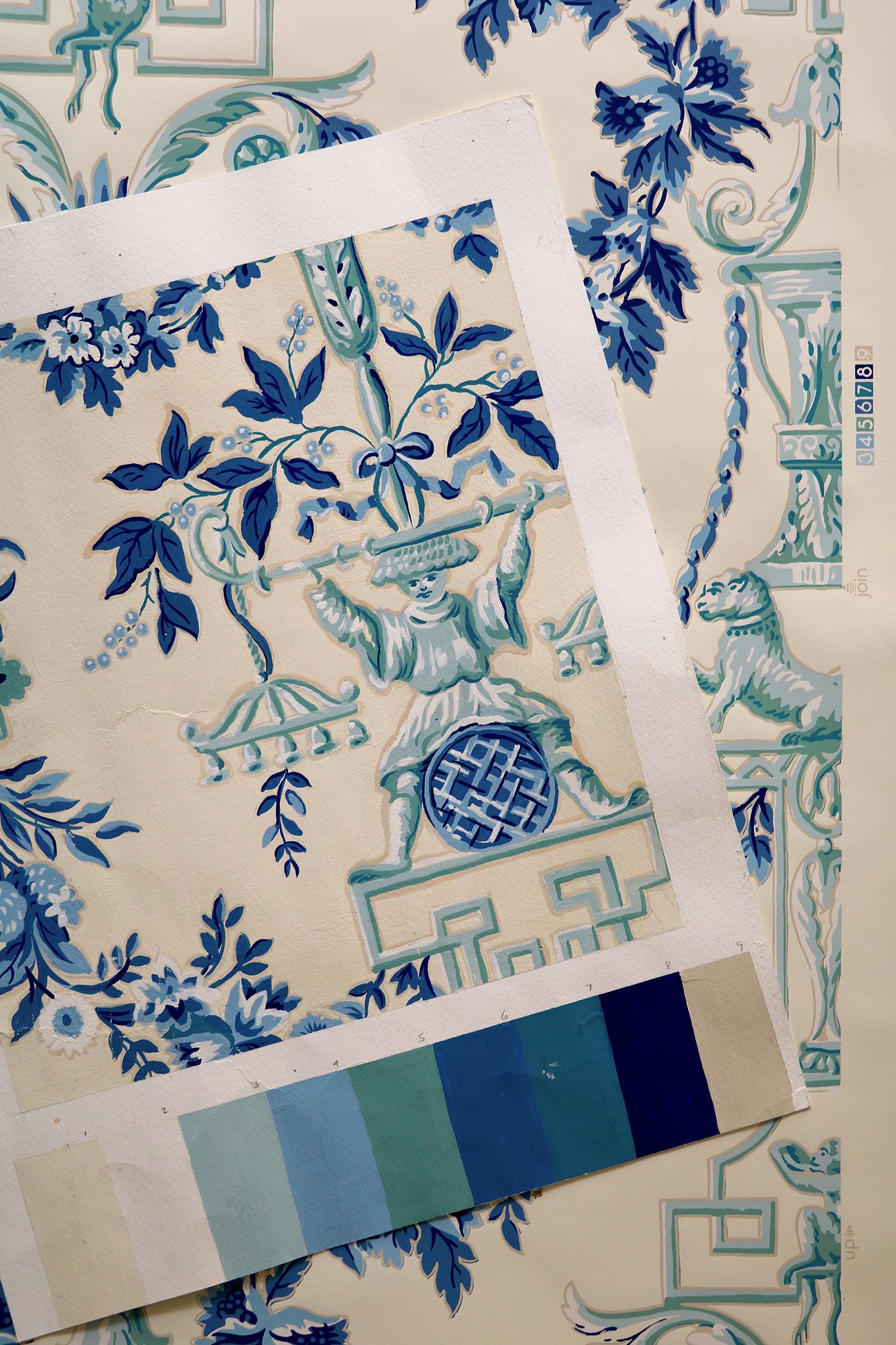 Le Manach Les Lions Rouge Fabric Sample L3636001