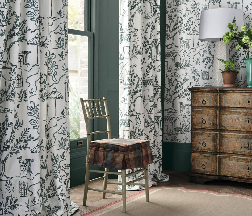 Nina Campbell La Quintinie Chocolate Fabric NCF4588-01