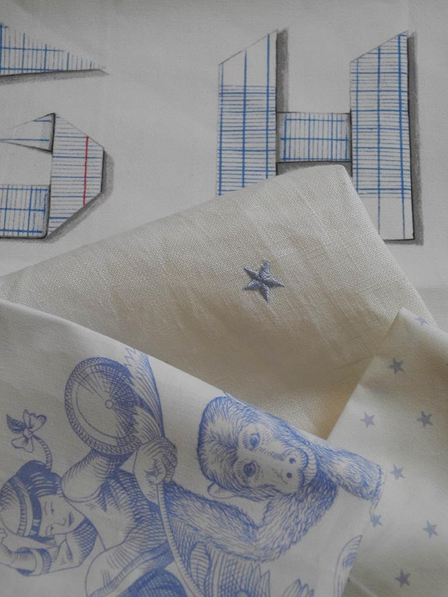 Pierre Frey Ouistitis & Co Drage Wallpaper Sample FP345002