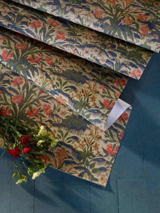 Pierre Frey Fleurs de guise Verdure Wallpaper Sample FP283001